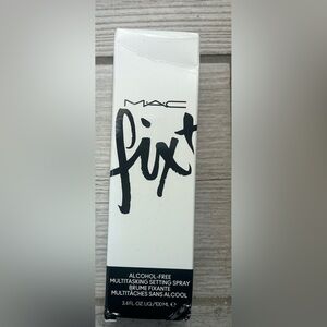 Brand new with box … Mac brand … fix and setting spray